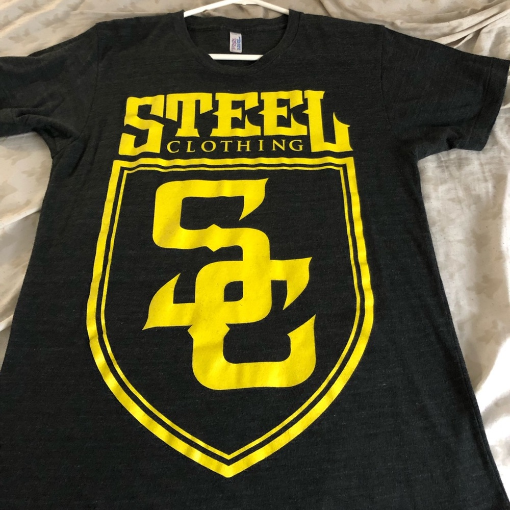Steel clothing fitness shirt men’s size medium